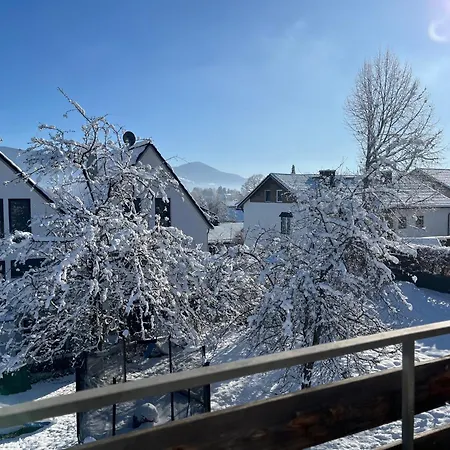 Helle, Ruhige Mit Balkon Apartment