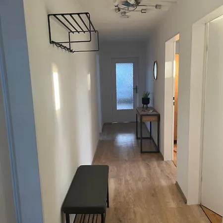 Helle, Ruhige Mit Balkon Apartment