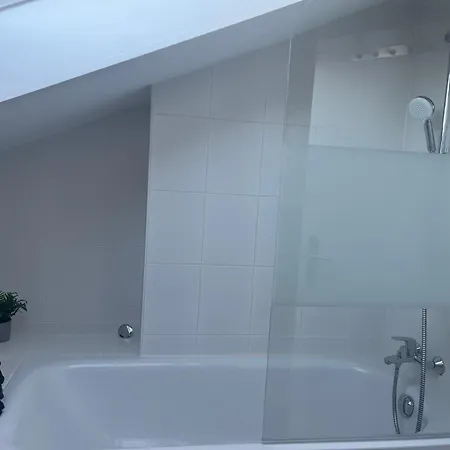 Helle, Ruhige Mit Balkon Lägenhet *